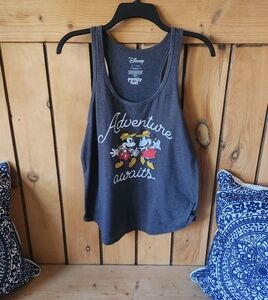Juniors Size Large Adventure Awaits Tank Top - Gray
